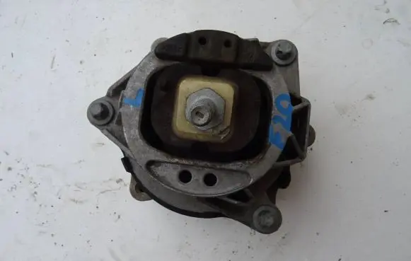 BMW 1 F20 F21 Engine mount bracket 6859407