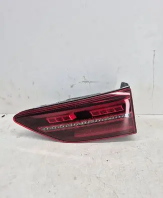 Volkswagen Golf VIII Tailgate rear/tail lights 5H0945308A