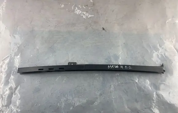 Opel Astra H Rear door windshield rail 