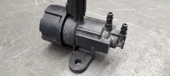 Ford Mondeo MK II Valve vacuum F57E-9J459