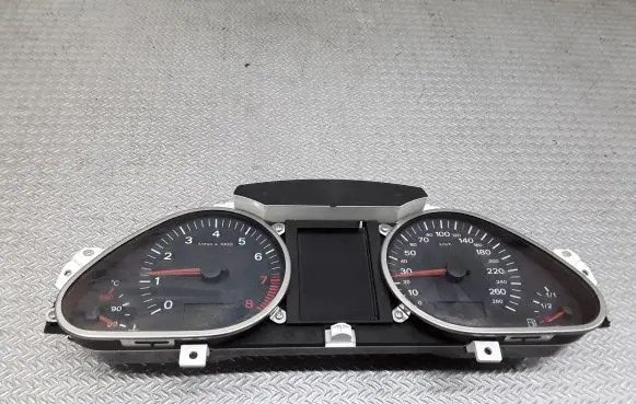Audi A6 S6 C6 4F Speedometer (instrument cluster) 4F0920901B