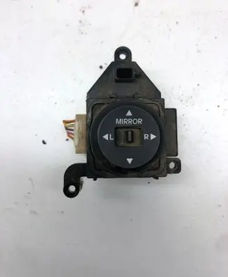 Hyundai i30 Wing mirror switch