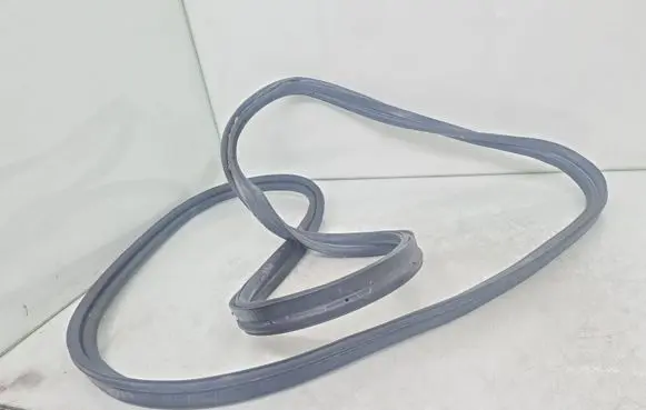 Ford Kuga I Trunk rubber seal (body)