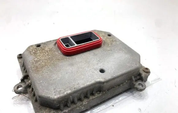 Audi A4 S4 B7 8E 8H Voltage converter/converter module 1307329115