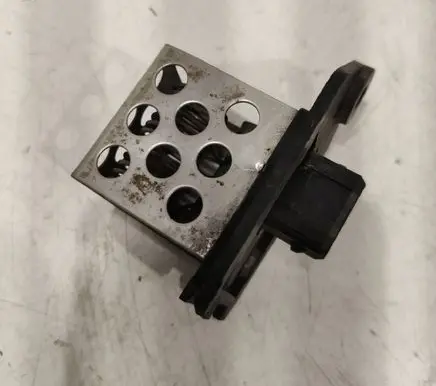 Coolant fan relay