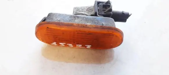 Volkswagen Golf III Front fender indicator light 3A0949117A