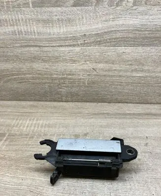 Audi A4 S4 B5 8D Front door exterior handle 8D0837207A