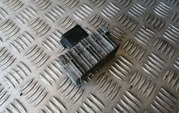 Opel Zafira A Glow plug pre-heat relay 09132691 51299008