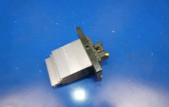 Hyundai i30 Heater blower motor/fan resistor 