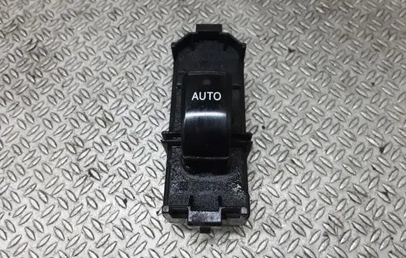Toyota Corolla Verso E121 Electric window control switch 8403013030