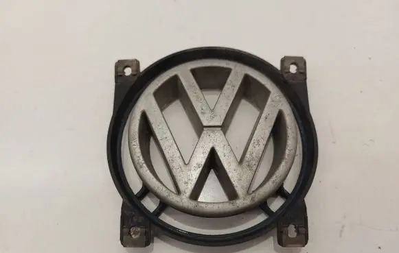 Volkswagen PASSAT B3 Manufacturer badge logo/emblem 357853601F