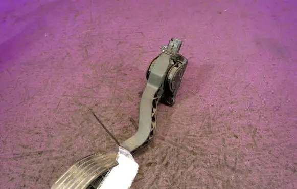 Citroen C3 Accelerator throttle pedal 9645702180