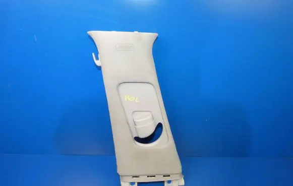 Hyundai i40 (B) pillar trim (top)