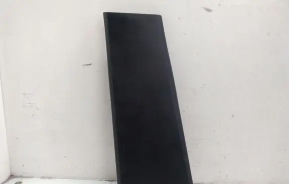 Land Rover Discovery 3 - LR3 (B) pillar trim (bottom) EMG500290