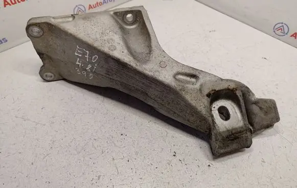 BMW X5 E70 Engine mounting bracket 22116772688 22116776136 22116777830