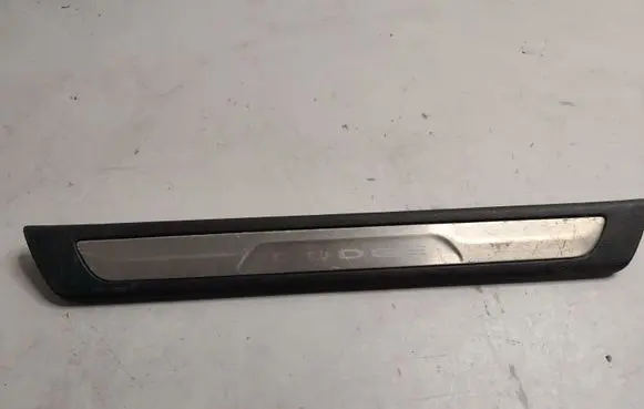 Dodge Durango Front sill trim cover 1SZ56DX9AA 101037040BLR