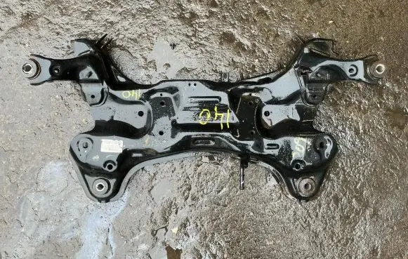 Hyundai i40 Front axle beam 624013Z100