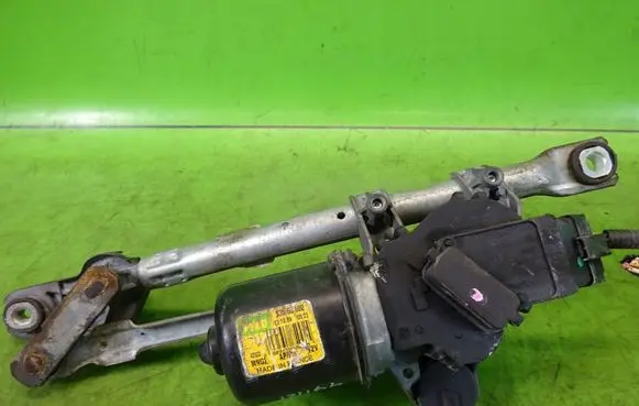 Peugeot 107 Front wiper linkage and motor 53565002