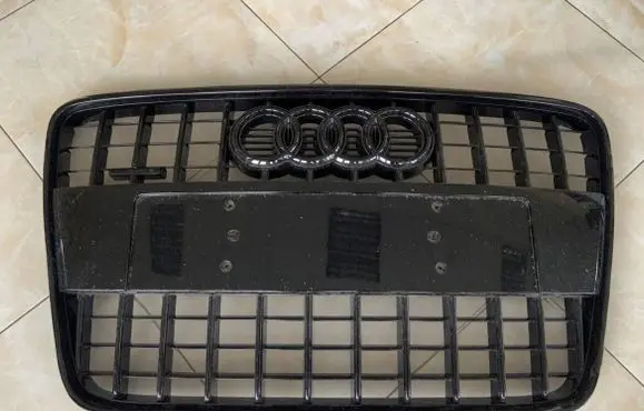 Audi Q7 4L Front bumper upper radiator grill 4L0853651E 4L0853651