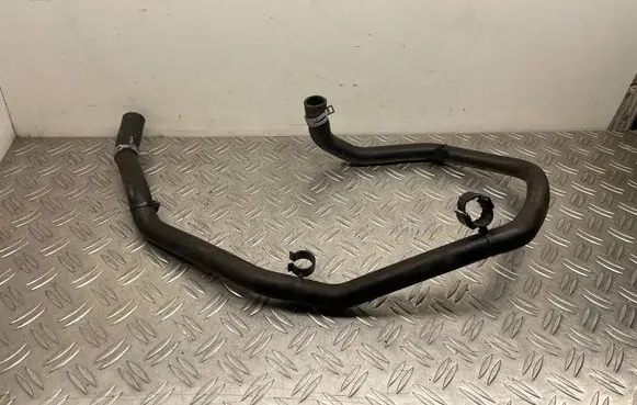 Engine coolant pipe/hose