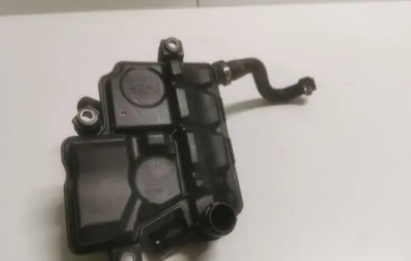 Land Rover Range Rover Evoque L538 Oil breather separator 9653275280