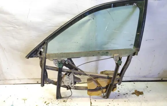 Audi A4 S4 B5 8D Front door window/glass frame 