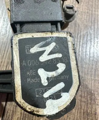 Mercedes-Benz E C207 W207 Headlight/headlamp level sensor a0065428318