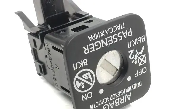 Passenger airbag on/off switch