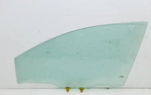 Nissan Note (E11) Front door window glass four-door