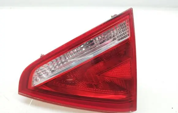 Audi A5 8T 8F Tailgate rear/tail lights 8T0945094