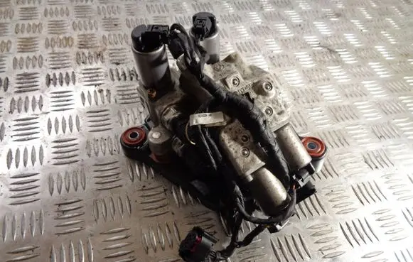 BMW 7 F01 F02 F03 F04 Air suspension compressor 6775258 9178791