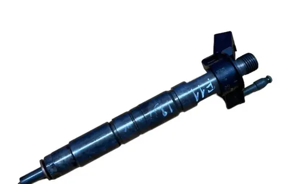 BMW 5 F10 F11 Fuel injector 7805428 0445116024
