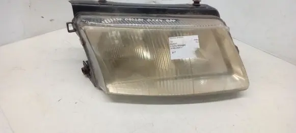 Volkswagen PASSAT B5 Headlight/headlamp MVW123H032