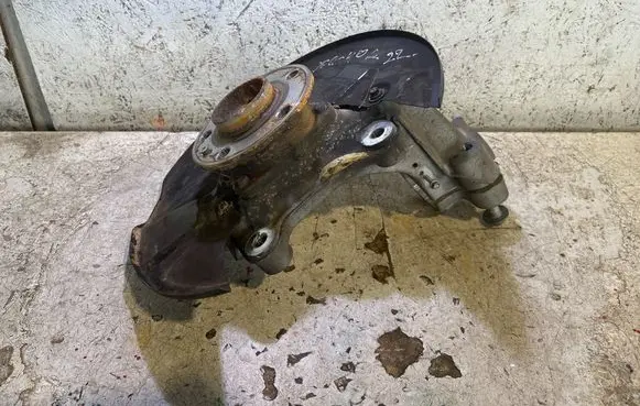 Volvo XC40 Front wheel hub 32221857