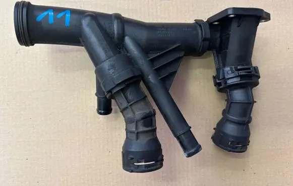 Skoda Octavia Mk3 (5E) Engine coolant pipe/hose 04L121026 04L121071E PA66GF30