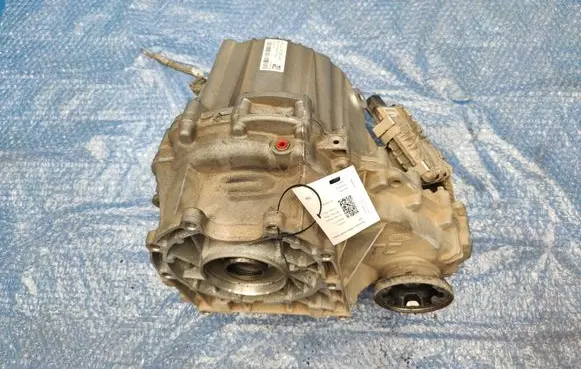 Gearbox transfer box case