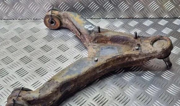 Iveco Daily 35 - 40.10 Front lower control arm/wishbone