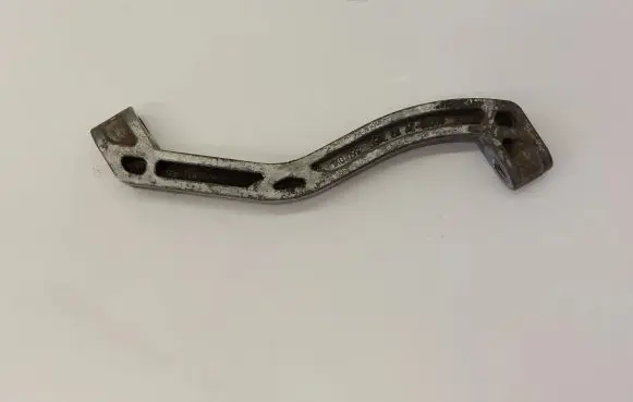 Volkswagen PASSAT B8 Engine mounting bracket 1K0199359E