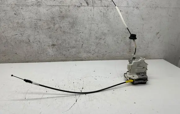 Porsche Macan (95B) Rear door lock 8K0839015C