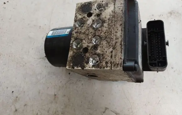 Volkswagen PASSAT B6 ABS Pump 3C0614109