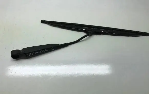 Chrysler Grand Voyager IV Rear wiper blade 05288704AD 0011537