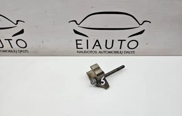 BMW 5 F10 F11 Fuel Injector clamp holder