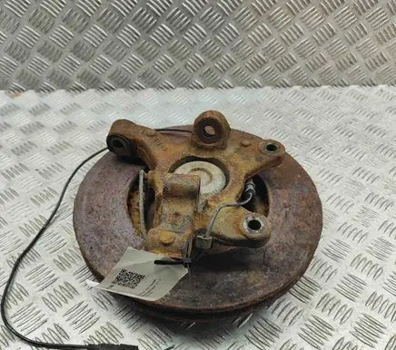Mercedes-Benz Vito Viano W447 Front wheel hub A4473300620