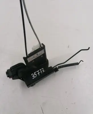 KIA Sportage Front door lock 813101F010