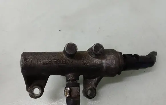 Opel Vectra C Clutch master cylinder 55203803