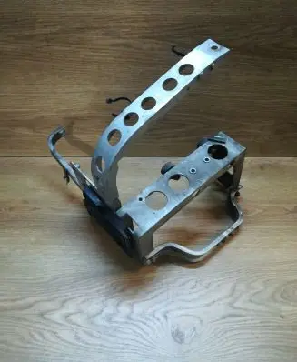 Audi A8 S8 D2 4D Fender mounting bracket 4D0821138
