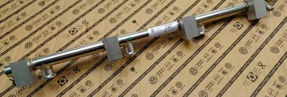 Audi Q7 4L Fuel main line pipe 03H133316