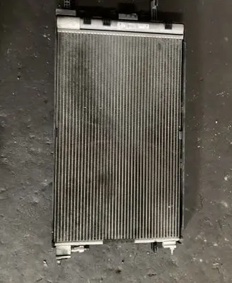 Opel Insignia A Intercooler air channel guide 13330217