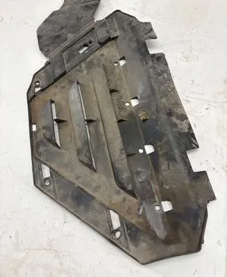 Ford Mustang VI Engine splash shield/under tray FR3B6P013BCW