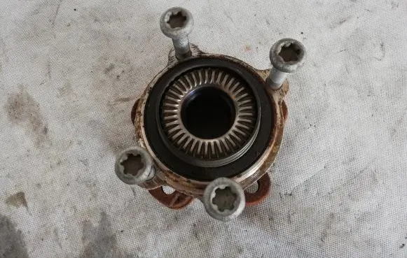 BMW 3 G20 G21 Rear wheel ball bearing 6899175 8838135 6899174
